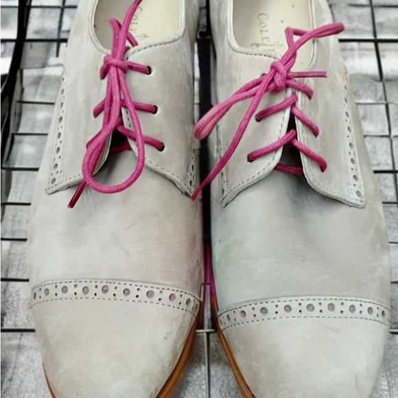 Cole Haan Women's Shoes Eyelet Tip Cream Suede 7 1/2 B Rose Sole - Picture 4 of 7